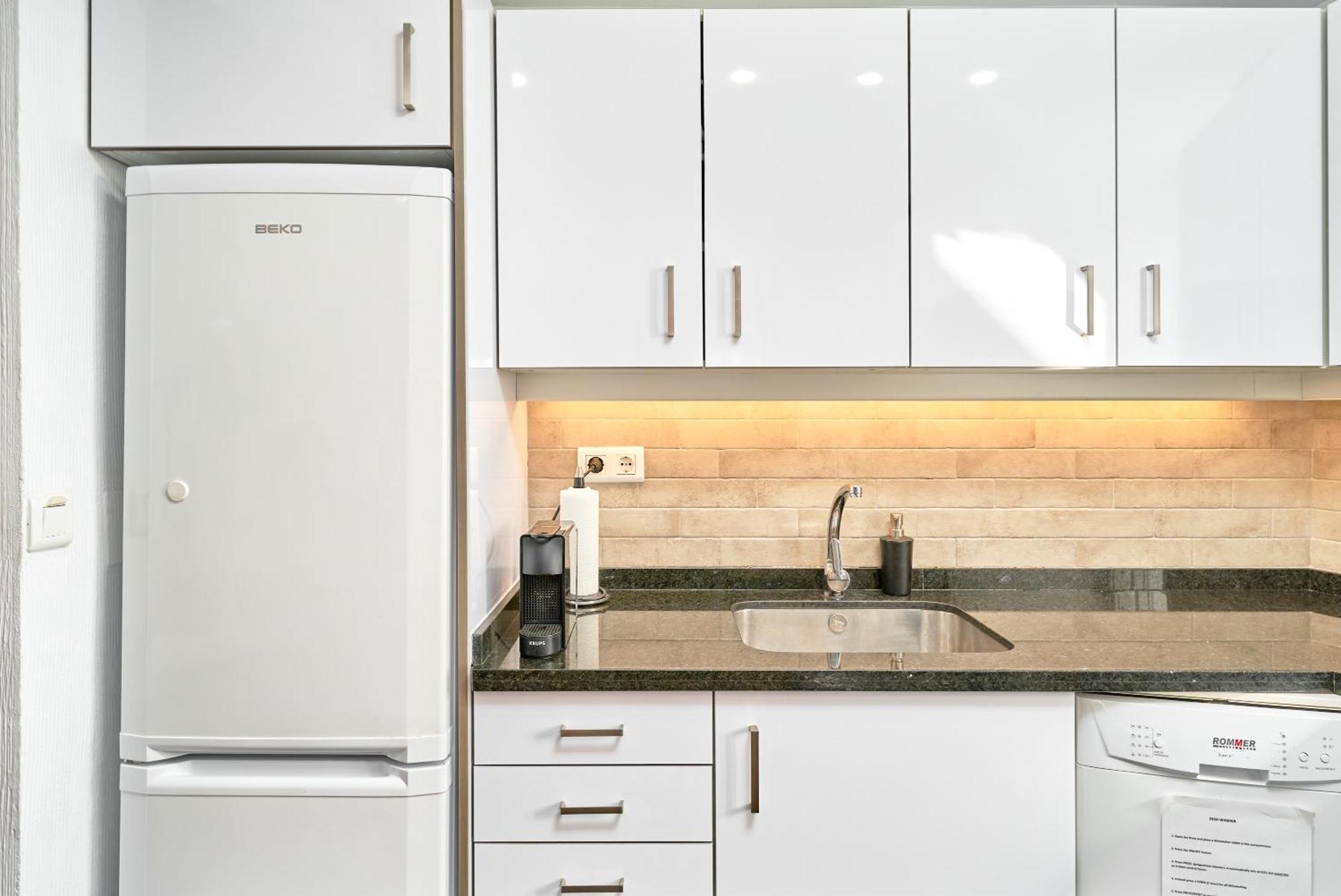 Spectacular Sea Views, 2 Bed,2 Bath Apartment Нерха Екстериор снимка