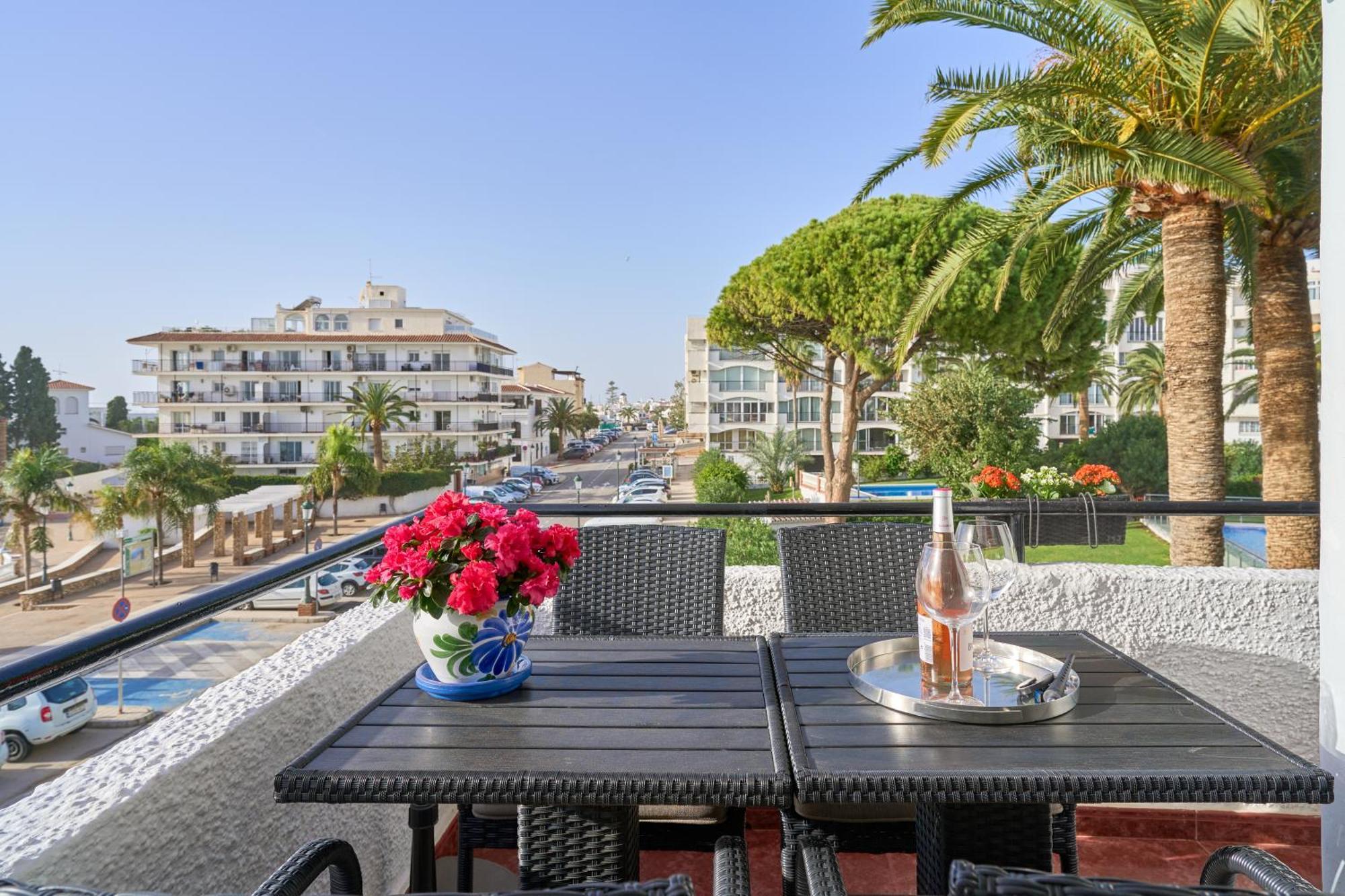 Spectacular Sea Views, 2 Bed,2 Bath Apartment Нерха Екстериор снимка