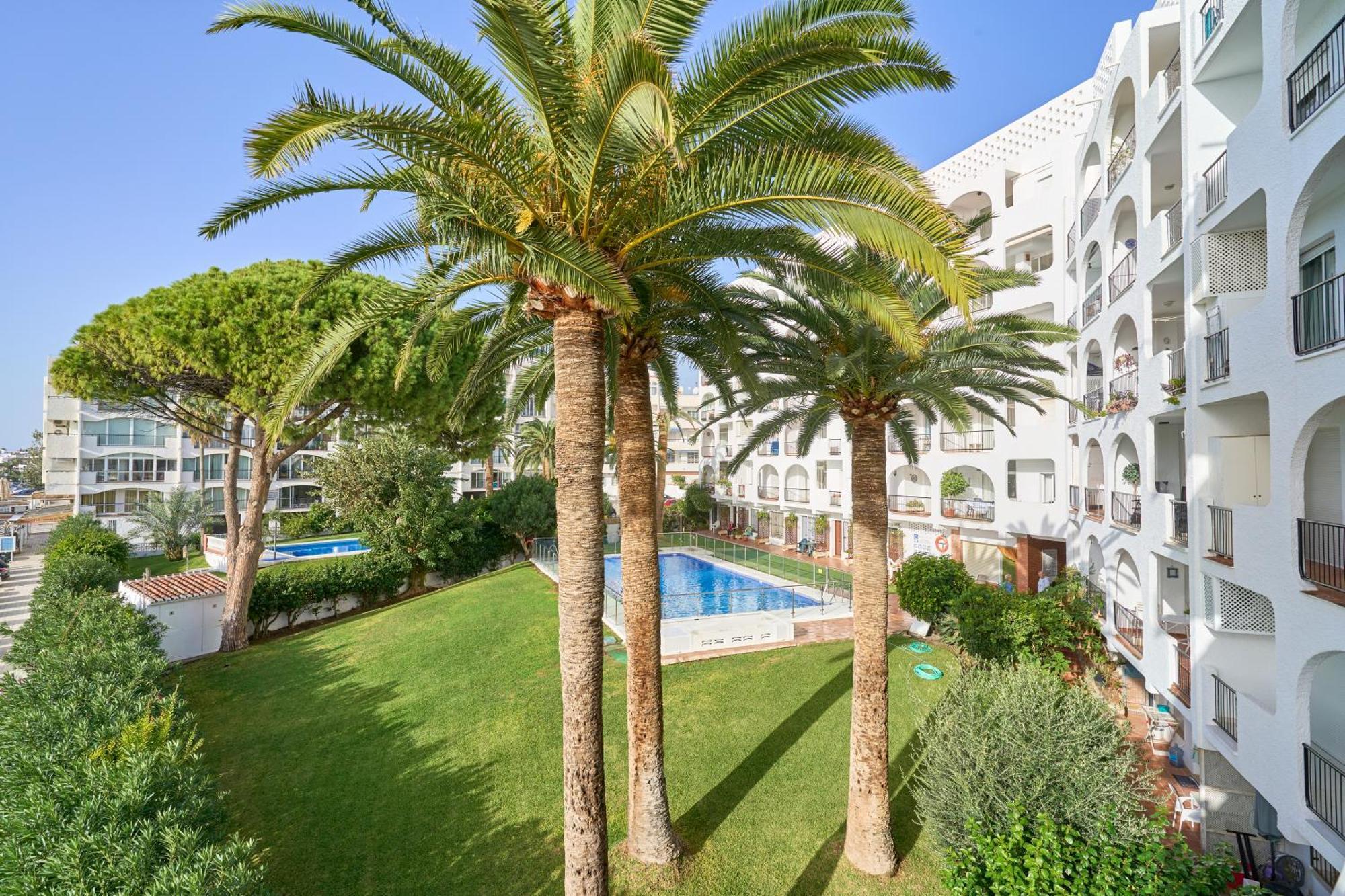Spectacular Sea Views, 2 Bed,2 Bath Apartment Нерха Екстериор снимка