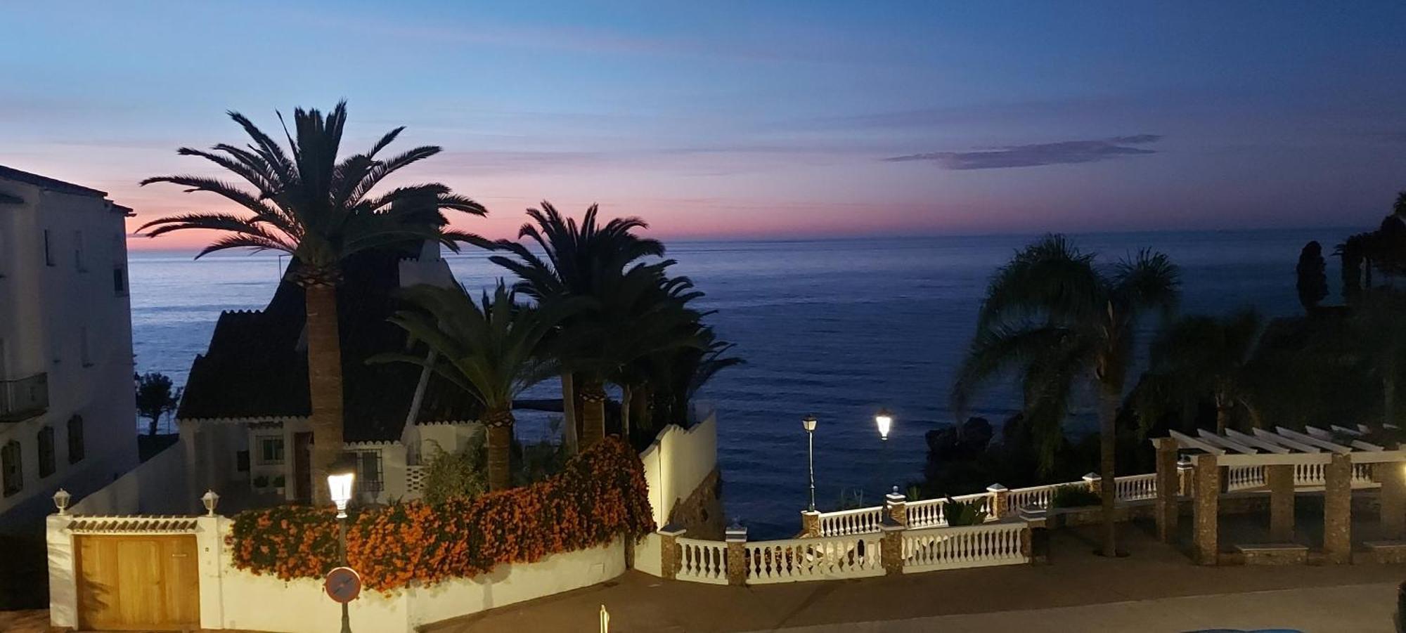 Spectacular Sea Views, 2 Bed,2 Bath Apartment Нерха Екстериор снимка