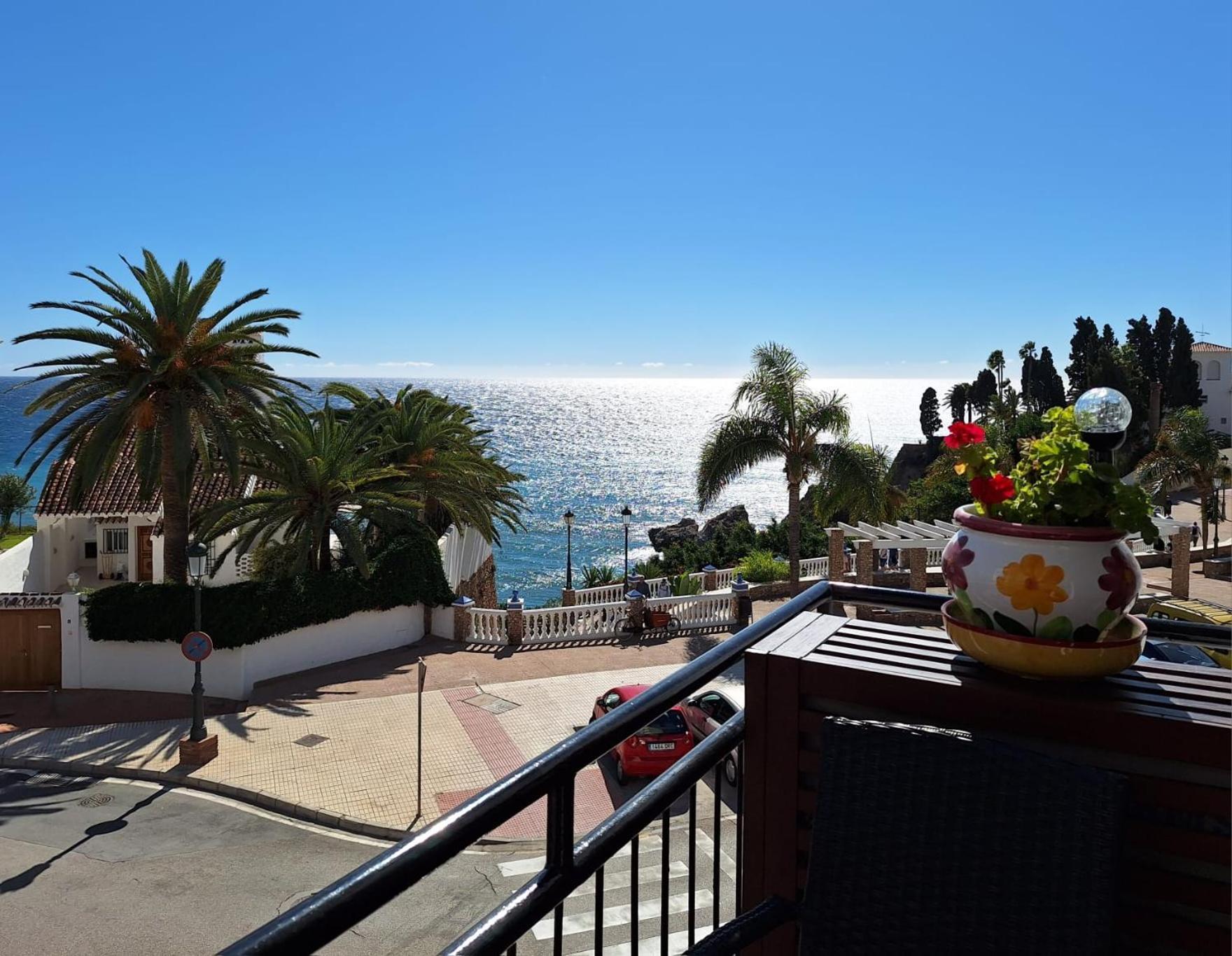 Spectacular Sea Views, 2 Bed,2 Bath Apartment Нерха Екстериор снимка