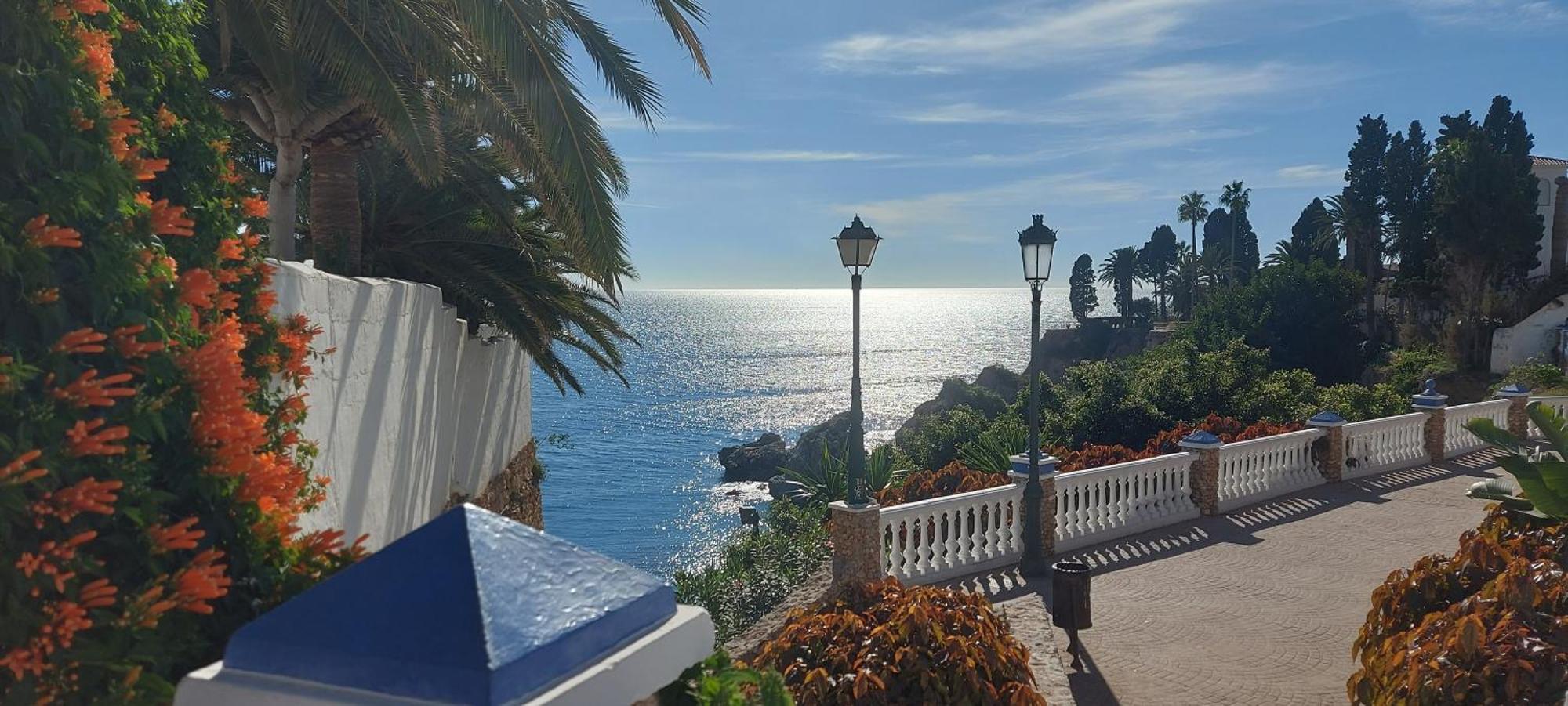 Spectacular Sea Views, 2 Bed,2 Bath Apartment Нерха Екстериор снимка